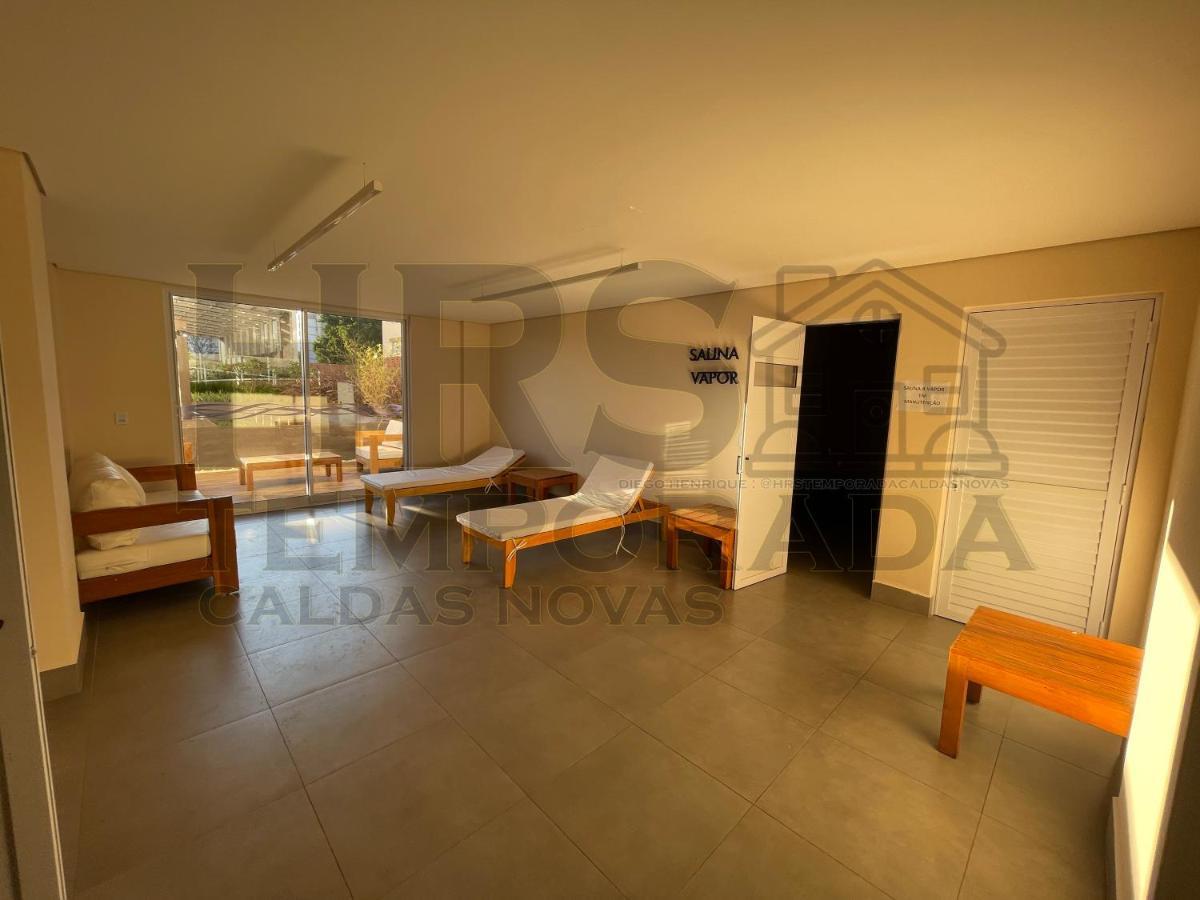 Evian Thermas Hotel: With Thermal Waters & Park Access Caldas Novas